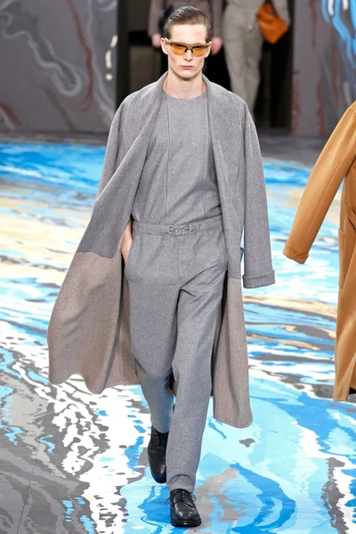 Look 38